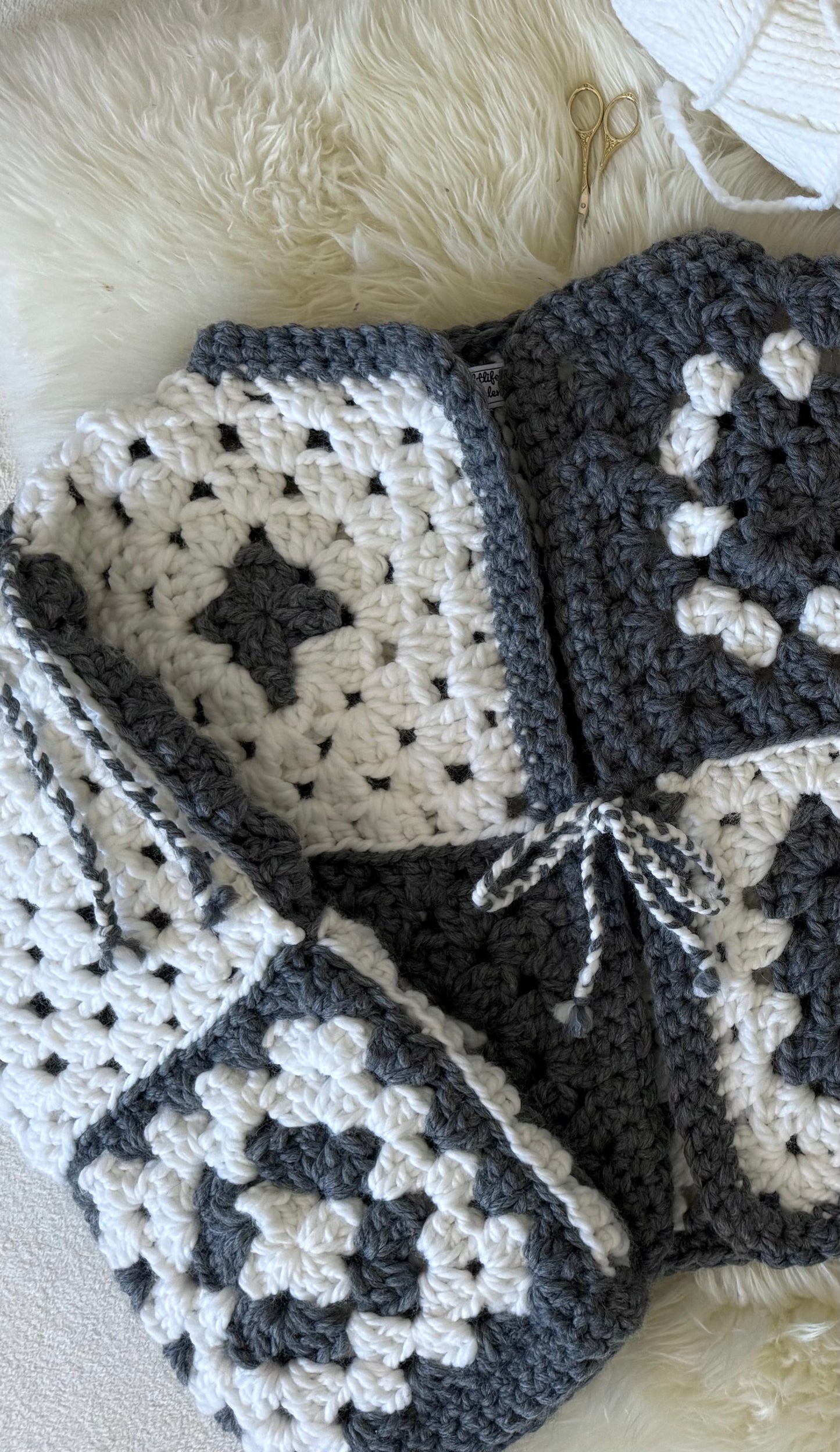 „Stone Veil“ Cardigan