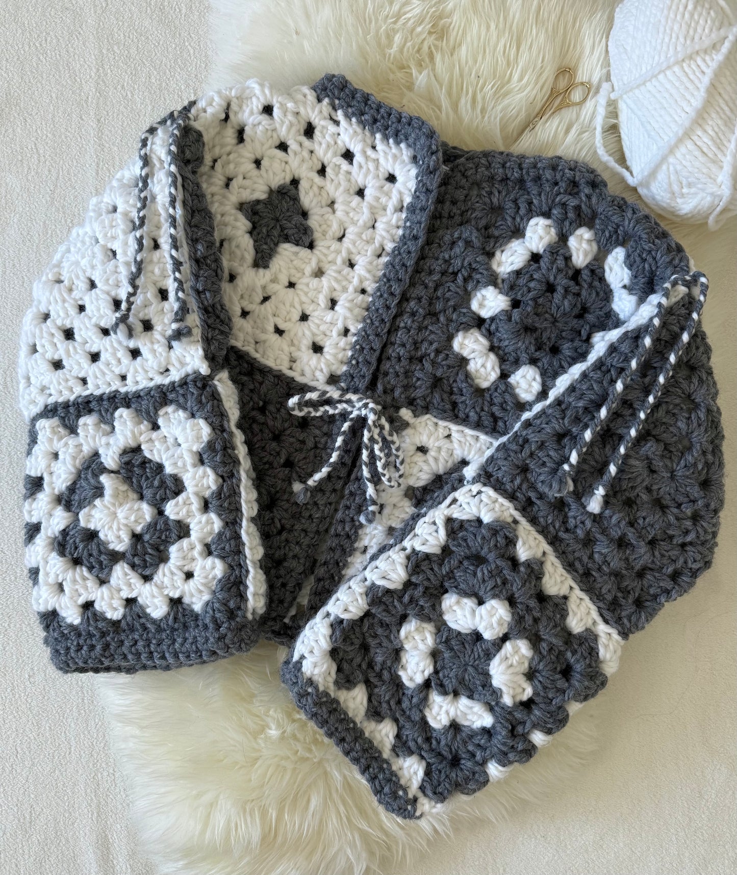 „Stone Veil“ Cardigan