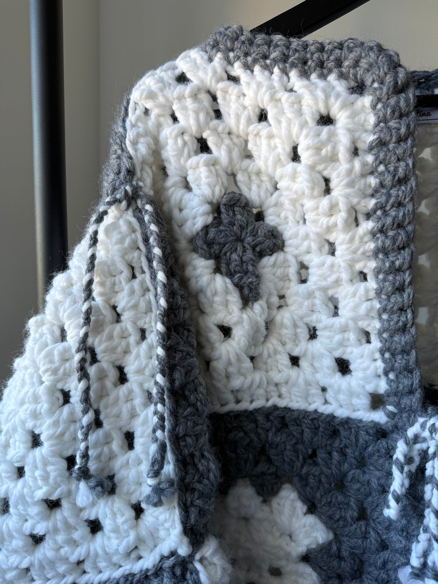 „Stone Veil“ Cardigan